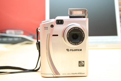 Fujifilm FinePix 4700 product image